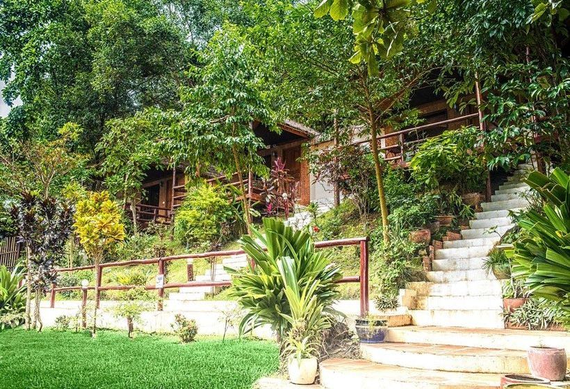 אתר נופש Above Us Only Sky