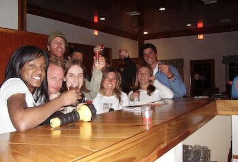 هتل Surfers Manor