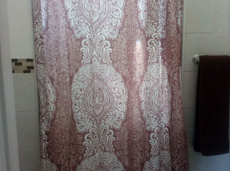 هتل Surfers Manor