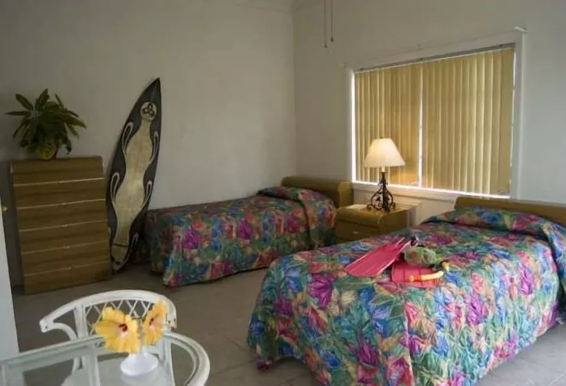هتل Surfers Manor