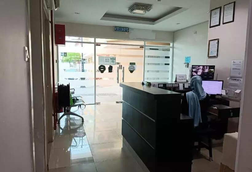 ホテル Ambassador Labuan View