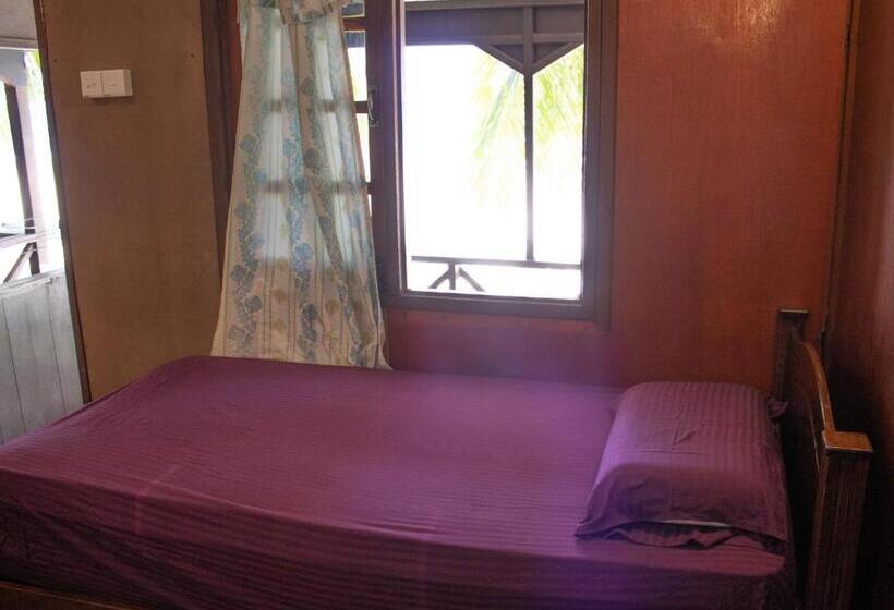 בית מלון כפרי Bushman Tioman