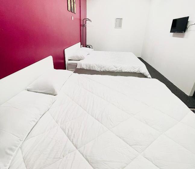 Pensión Ak Greenrise Meru