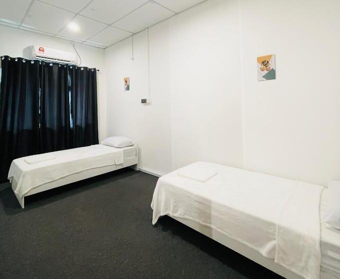 Pensión Ak Greenrise Meru