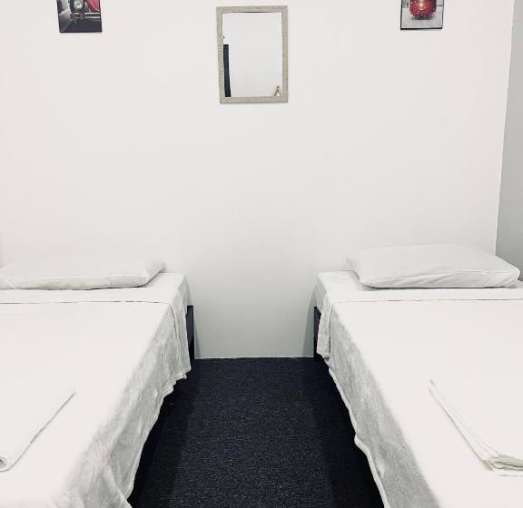 Pensión Ak Greenrise Meru