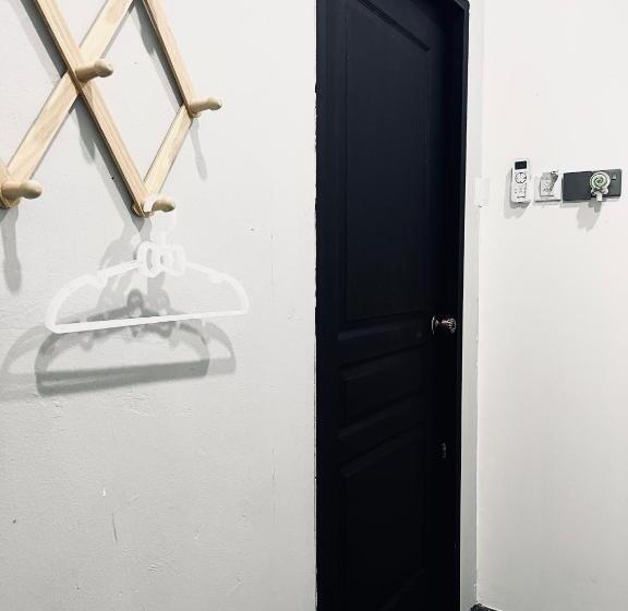 Pensión Ak Greenrise Meru