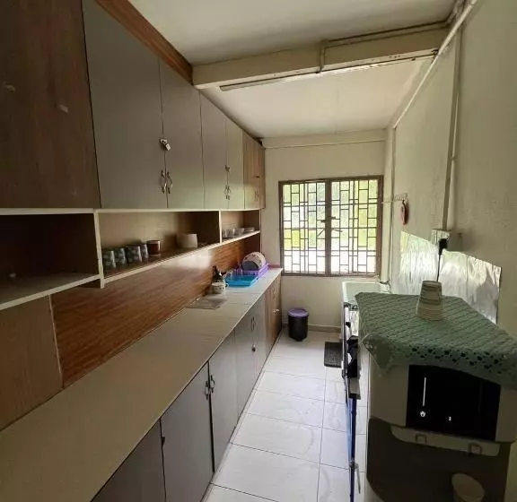 Majatalo De Cameron Guest House