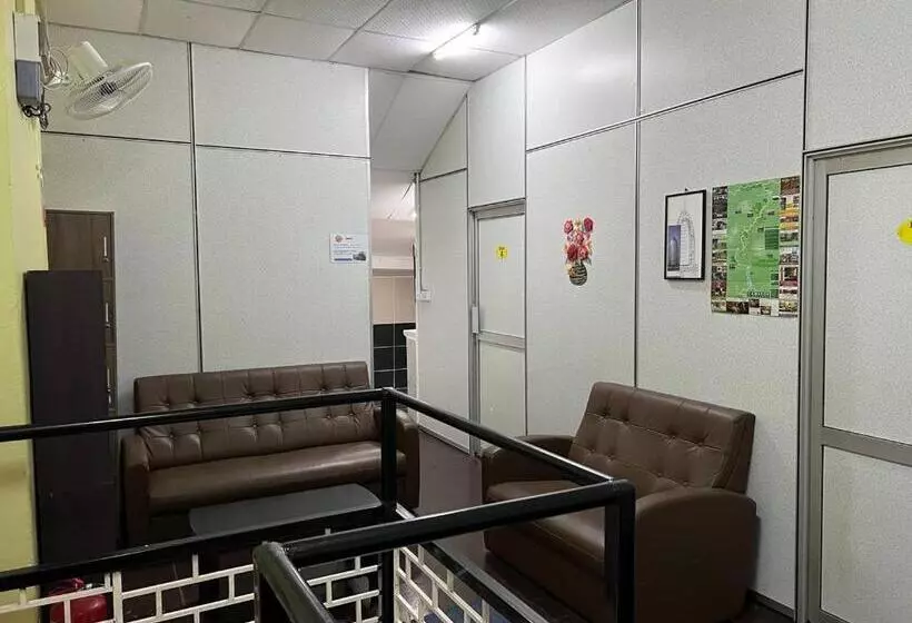 Majatalo De Cameron Guest House