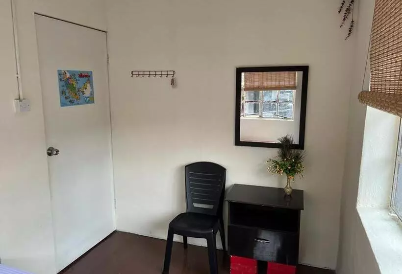 Majatalo De Cameron Guest House