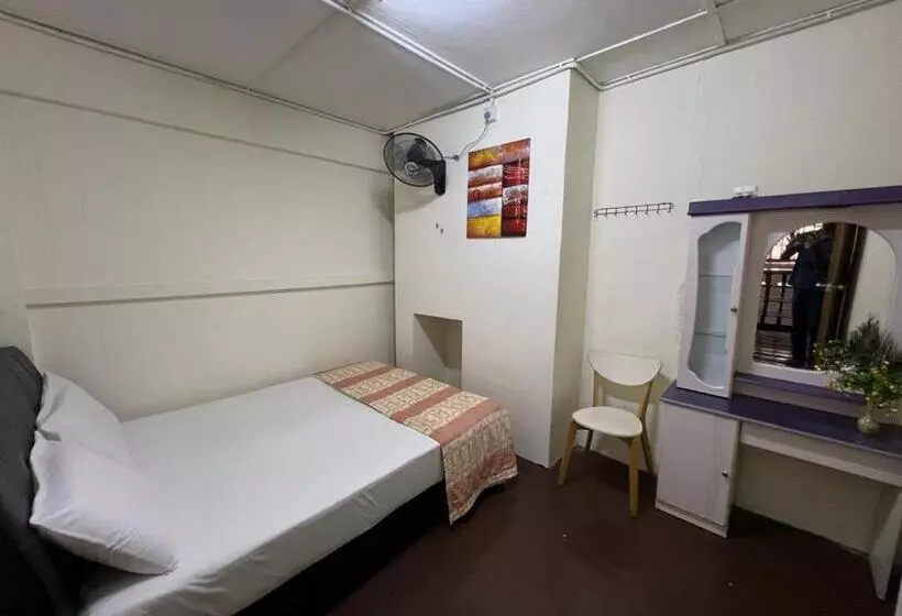 Majatalo De Cameron Guest House