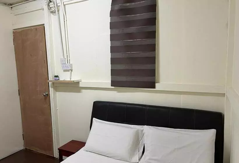 Majatalo De Cameron Guest House