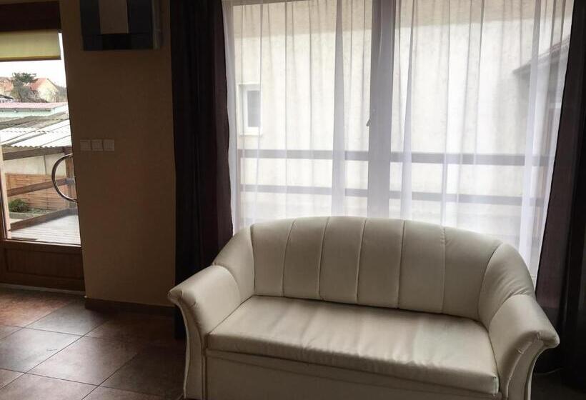 Abszolút Hotel és Panzió