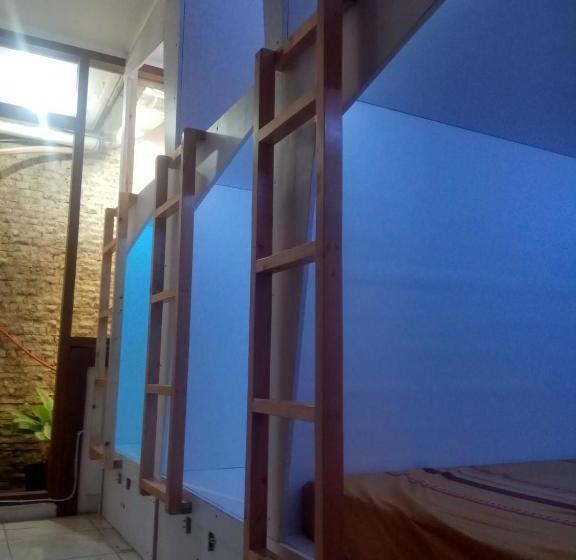 호스텔 Pinisi Backpacker