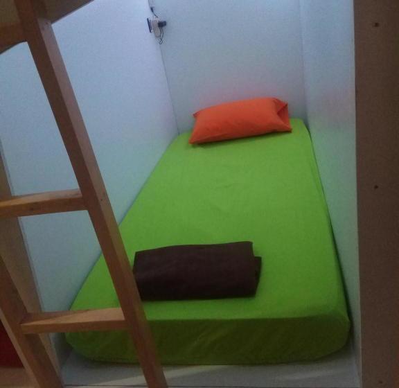 호스텔 Pinisi Backpacker