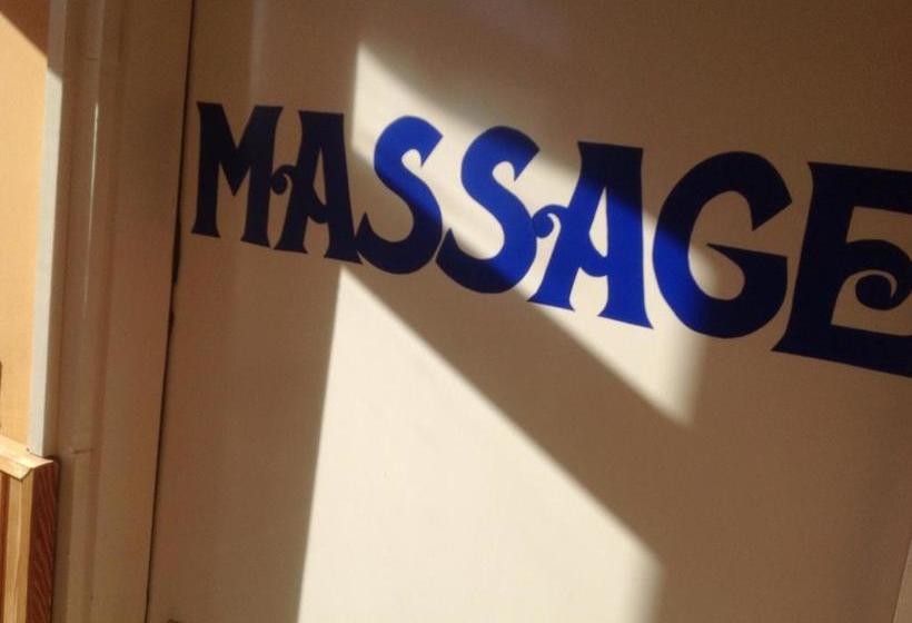 住宿加早餐  Club Torony