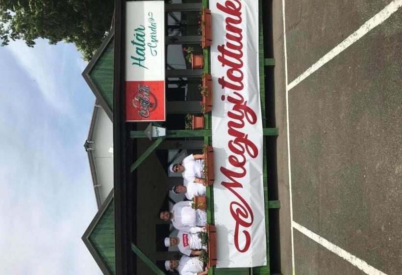 住宿加早餐  Club Torony