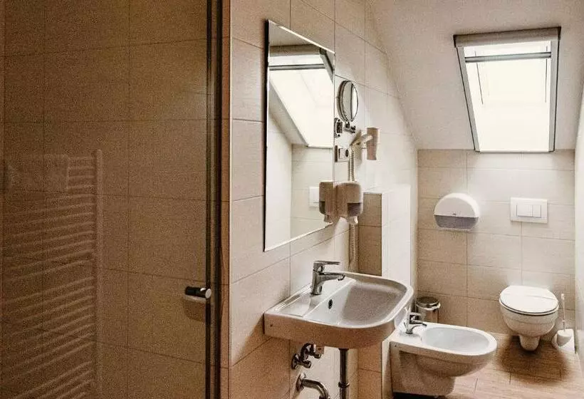 Aamiaismajoitus (B&B) Kakukk Vendéglő Panzió