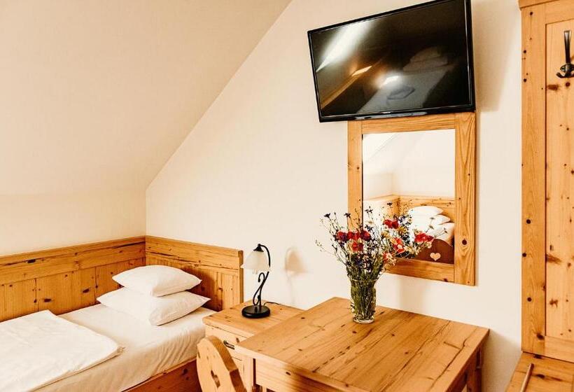 צימר Kakukk Vendéglő Panzió