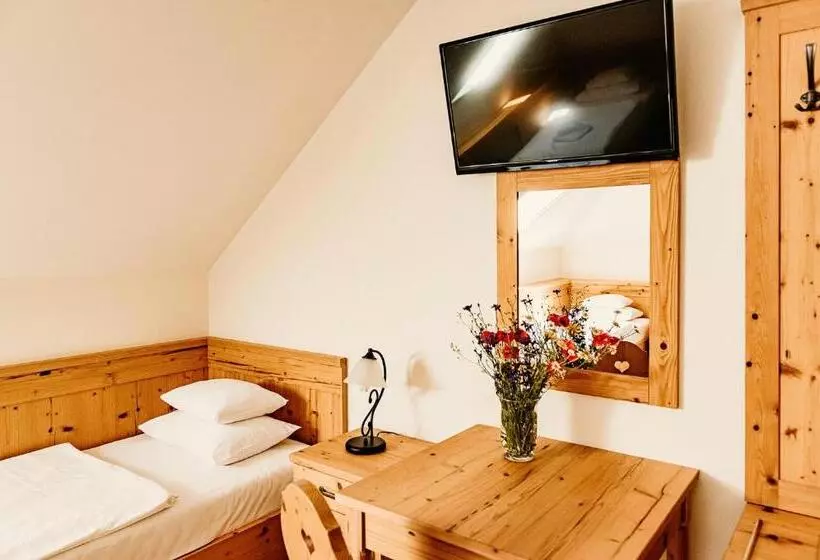 Aamiaismajoitus (B&B) Kakukk Vendéglő Panzió