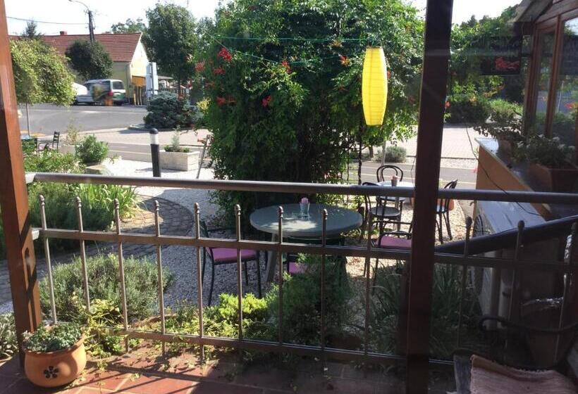 ベッドアンドブレックファースト Stőger Panzió