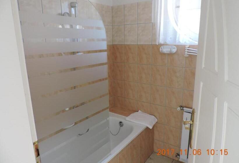 בית מלון כפרי Marvany Panzio