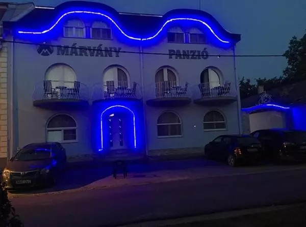 ホテル Marvany Panzio