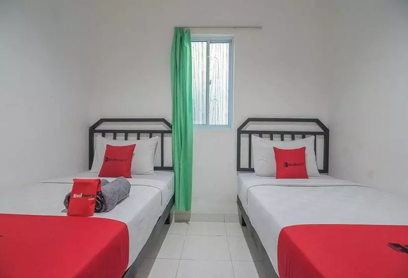 ホテル Reddoorz Near Nagoya Citywalk Batam 2