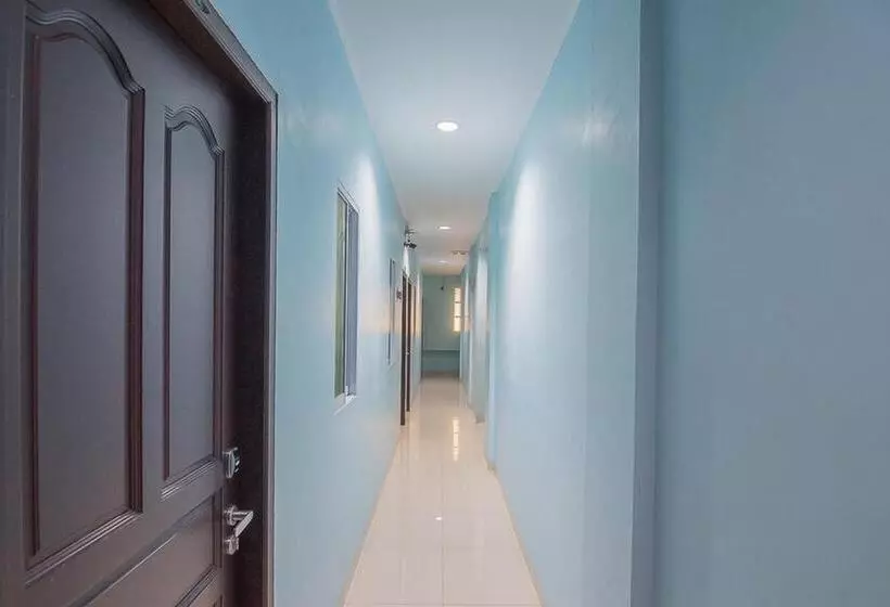 ホテル Reddoorz Near Nagoya Citywalk Batam 2