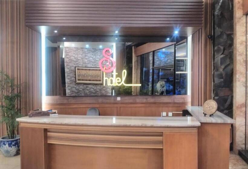 Hotell Setrasari Bandung