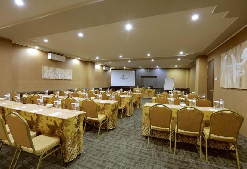 Hotel The Singhasari Resort Batu