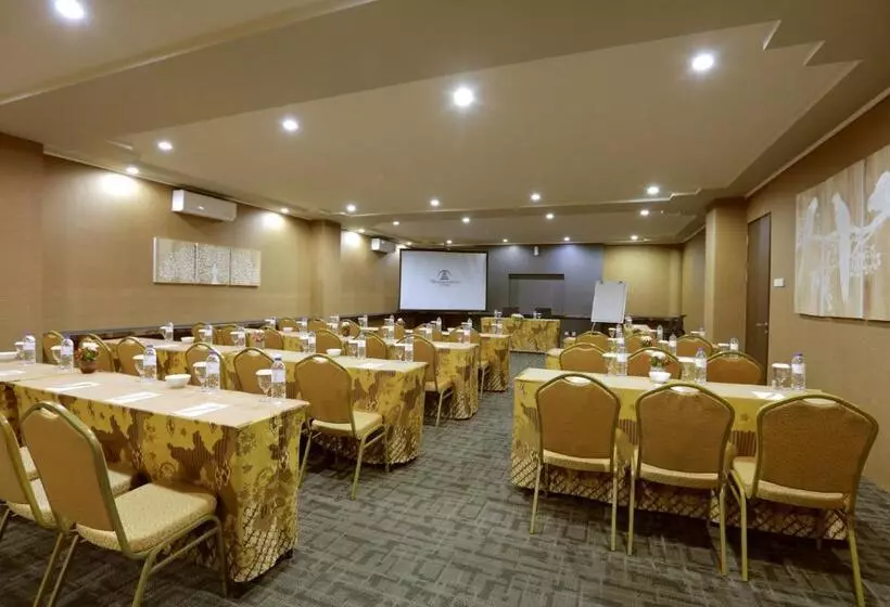 Hotel The Singhasari Resort Batu