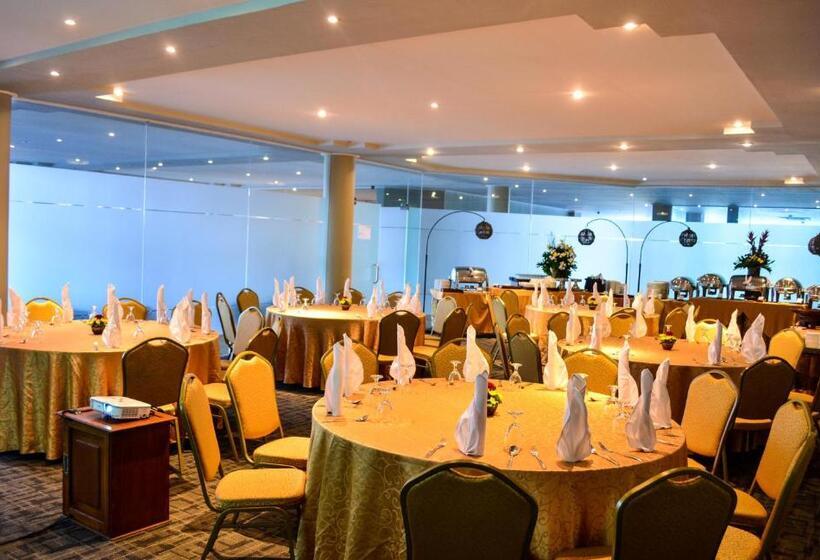 Hotel The Singhasari Resort Batu