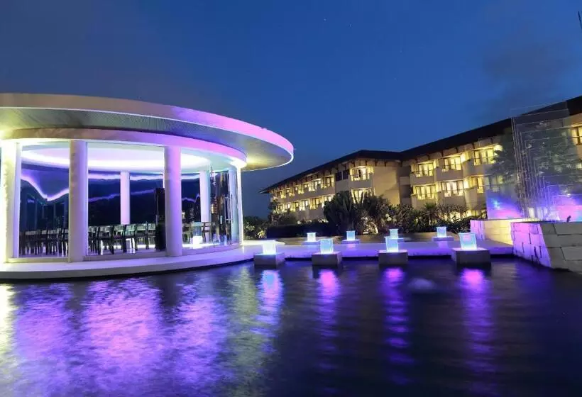Hotel The Singhasari Resort Batu