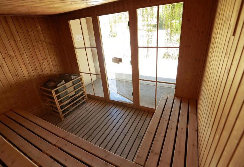 Hotel The Singhasari Resort Batu