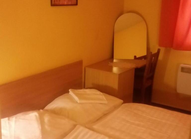 Kis Duna Motel & Camping