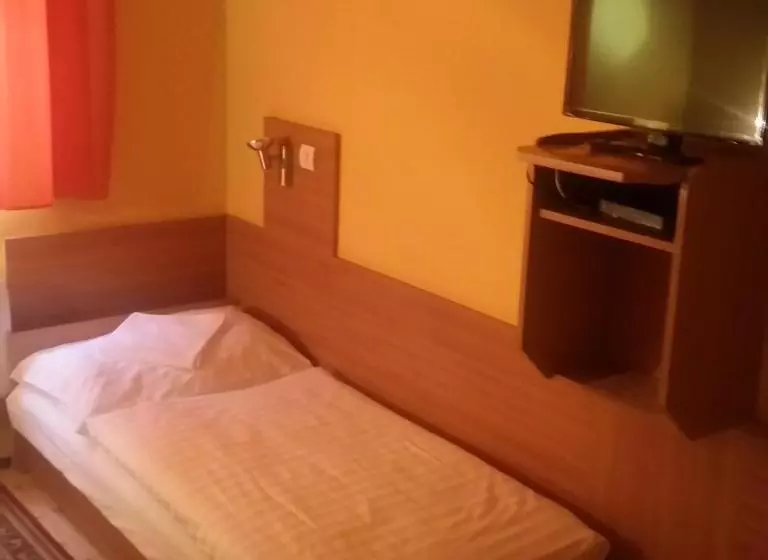 Kis Duna Motel & Camping