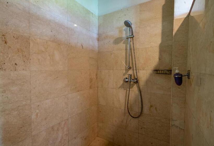 Lesong Hotel And Restaurant