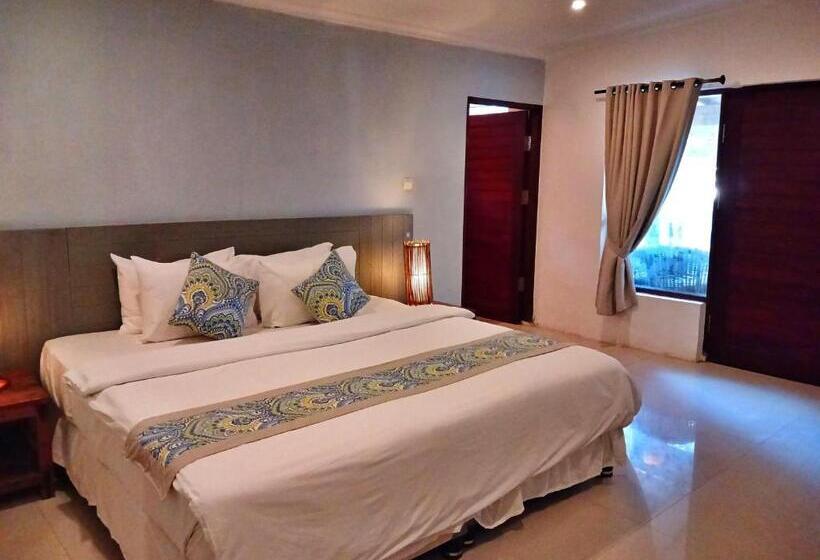 منتجع Scallywags Beach Club