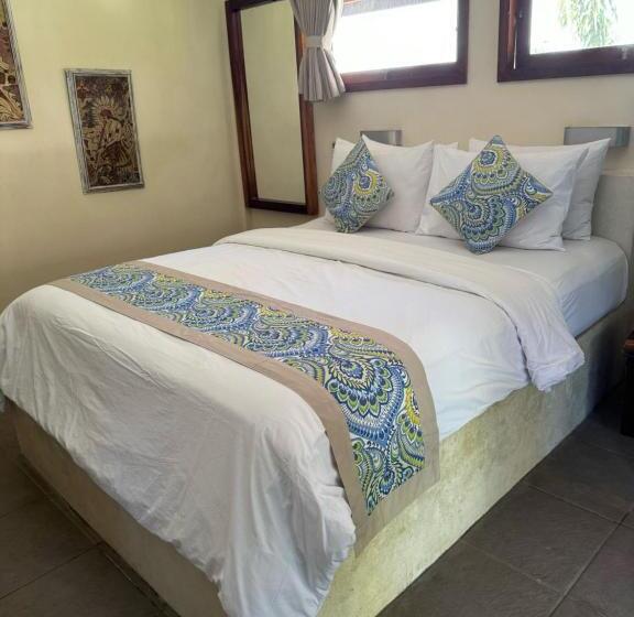 منتجع Scallywags Beach Club