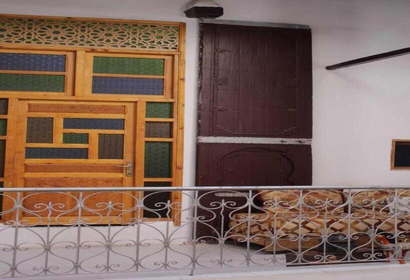 住宿加早餐  Hostel Rcif