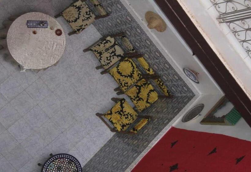 住宿加早餐  Hostel Rcif