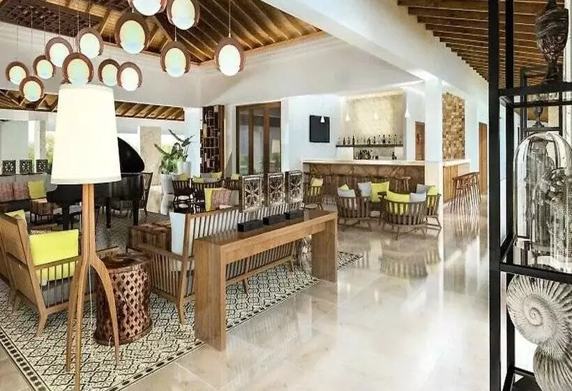 リゾートホテル Iberostar Coral Esmeralda