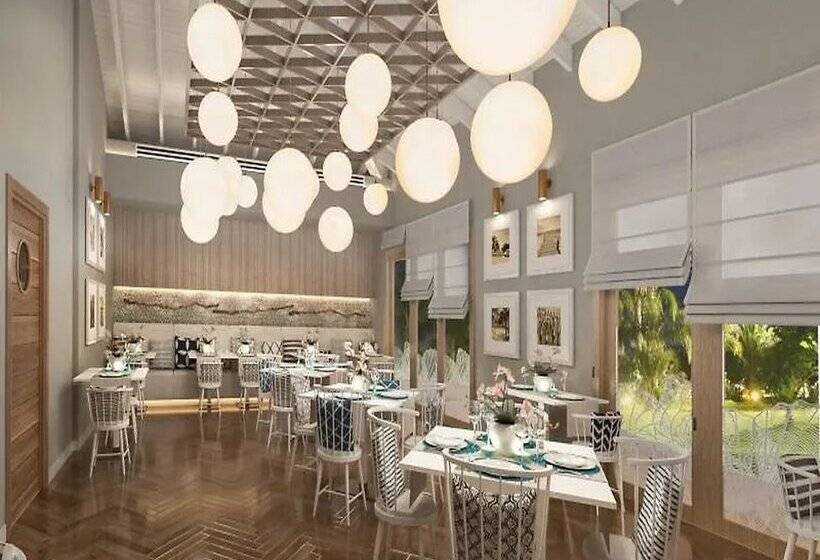 استراحتگاه Iberostar Coral Esmeralda