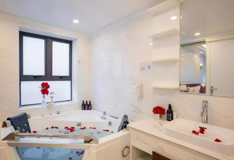 Le Haute Hotel Hai Phong