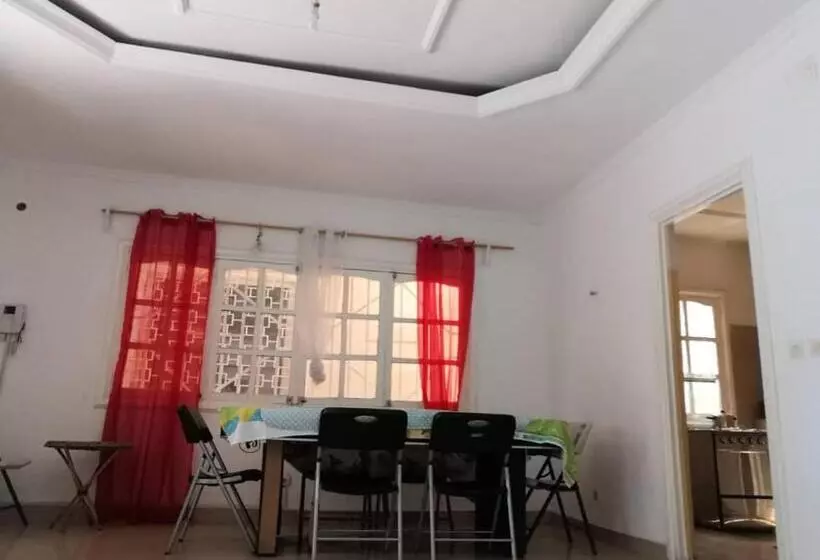 پانسیون Auberge Ngomson