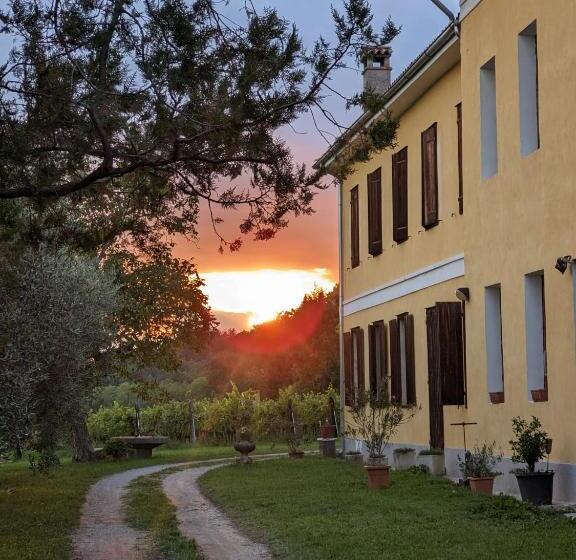 پانسیون Castel San Mauro