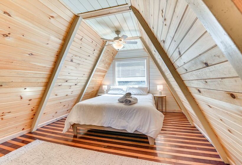 A Frame Catskills Cabin W/ Scenic Views + Hot Tub!