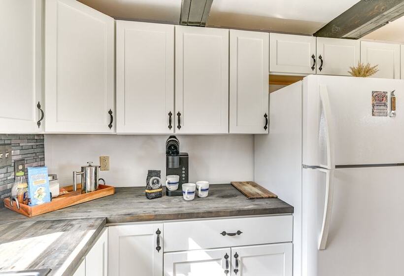 A Frame Catskills Cabin W/ Scenic Views + Hot Tub!