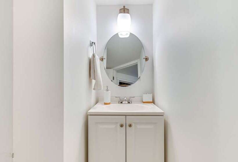 A Frame Catskills Cabin W/ Scenic Views + Hot Tub!