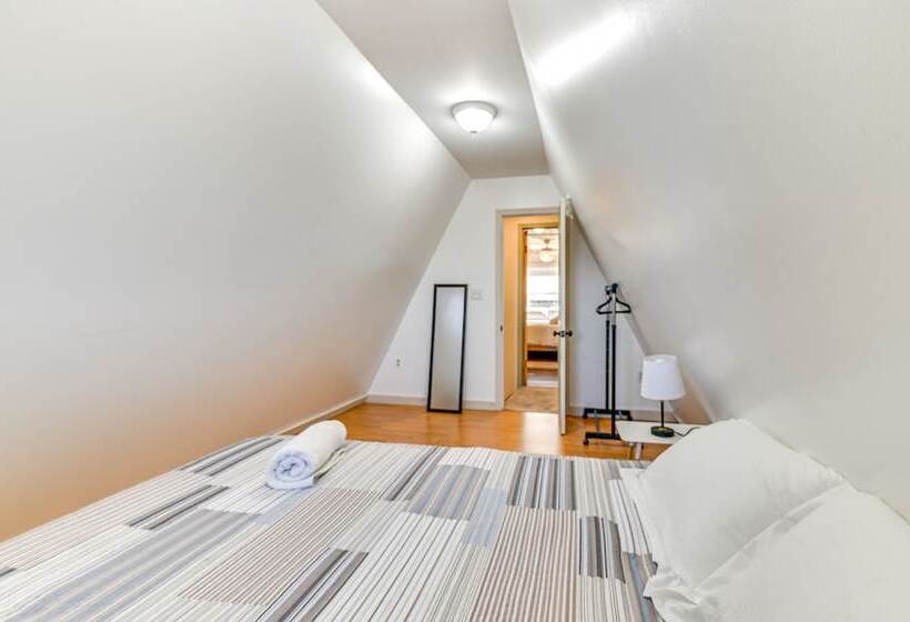 A Frame Catskills Cabin W/ Scenic Views + Hot Tub!